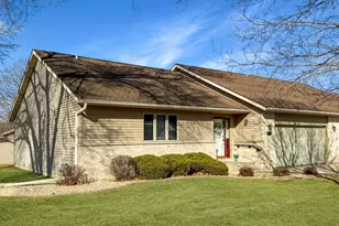 1150 S Greenfield Dr, Freeport, IL 61032 - Photo 1