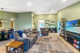 1150 S Greenfield Dr, Freeport, IL 61032 - Photo 5