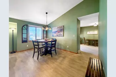 1150 S Greenfield Drive #1150, Freeport, IL 61032 - Photo 9