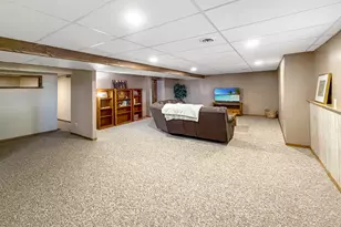 1150 S Greenfield Dr, Freeport, IL 61032 - Photo 31