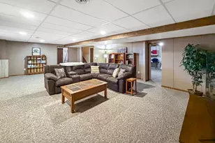 1150 S Greenfield Dr, Freeport, IL 61032 - Photo 29