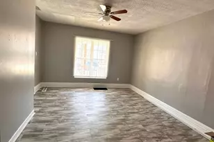 221 N Hickory St, Joliet, IL 60435 - Photo 9