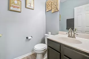 821 Red Barn Ln, Elgin, IL 60124 - Photo 9