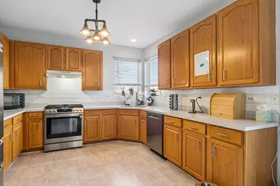 821 Red Barn Lane, Elgin, IL 60124 - Photo 5