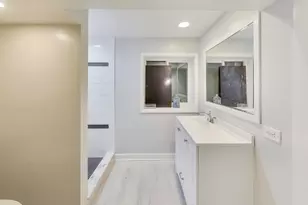 [Address not provided], Northbrook, IL 60062 - Photo 33