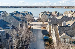 360 Promontory Ln, Wauconda, IL 60084 - Photo 3