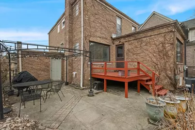 7350 N Tripp Avenue, Lincolnwood, IL 60712 - Photo 37
