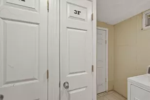 6925 W 64th Pl, Chicago, IL 60638 - Photo 13