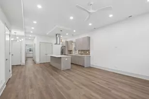 2719 W St Georges Ct, Chicago, IL 60647 - Photo 3