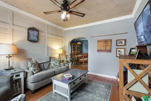 400 Marguerite St, Elgin, IL 60123 - Photo 3