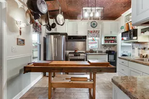 400 Marguerite St, Elgin, IL 60123 - Photo 7