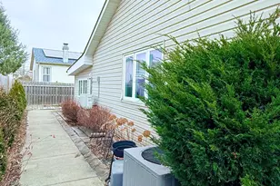 28 W Devon Ave, Glendale Heights, IL 60139 - Photo 33