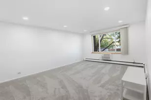 1375 Rebecca Dr, Hoffman Estates, IL 60169 - Photo 9