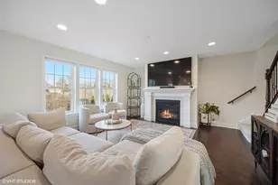 4142 Hampton Ct, Glenview, IL 60026 - Photo 9