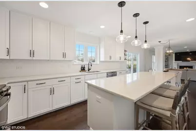 4142 Hampton Court, Glenview, IL 60026 - Photo 13