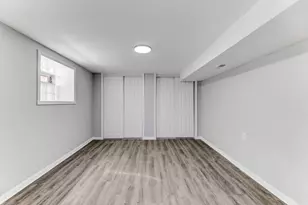 8109 S Marquette Ave, Chicago, IL 60617 - Photo 25