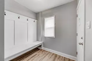 8109 S Marquette Ave, Chicago, IL 60617 - Photo 19