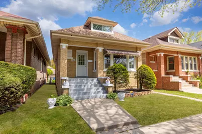 8109 S Marquette Avenue, Chicago, IL 60617 - Photo 3