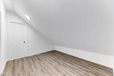 8109 S Marquette Avenue, Chicago, IL 60617 - Photo 21