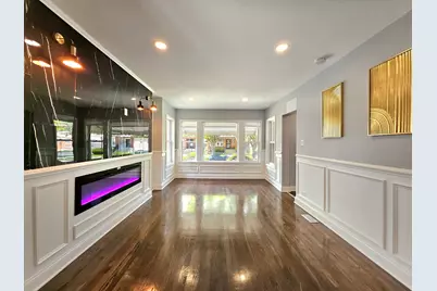 8109 S Marquette Avenue, Chicago, IL 60617 - Photo 5