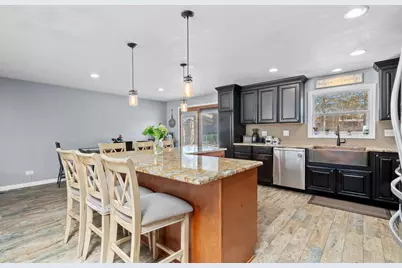 511 S Walnut Lane, Schaumburg, IL 60193 - Photo 9