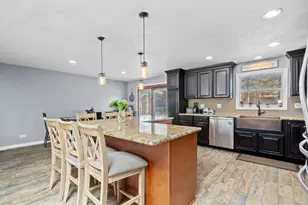 511 S Walnut Ln, Schaumburg, IL 60193 - Photo 9