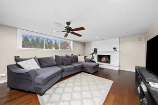 511 S Walnut Ln, Schaumburg, IL 60193 - Photo 25