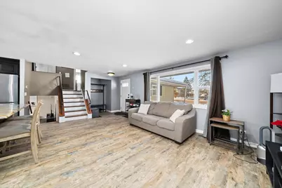 511 S Walnut Lane, Schaumburg, IL 60193 - Photo 3