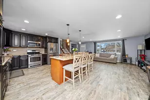 511 S Walnut Ln, Schaumburg, IL 60193 - Photo 15