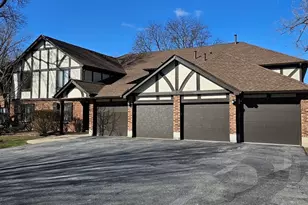 8254 Chestnut Dr, Palos Hills, IL 60465 - Photo 1