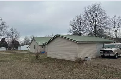 307 E Parker Street, Pinckneyville, IL 62274 - Photo 3