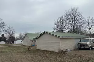 307 E Parker St, Pinckneyville, IL 62274 - Photo 3