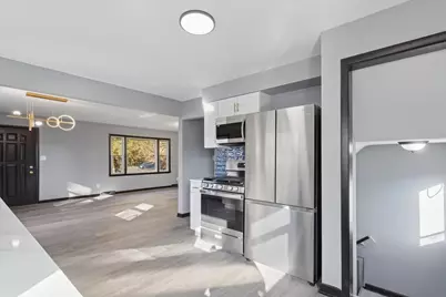 17641 Burnham Avenue, Lansing, IL 60438 - Photo 9