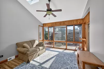 720 E Harrison Avenue, Wheaton, IL 60187 - Photo 17