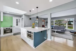 21W051 Woodview Dr, Itasca, IL 60143 - Photo 9