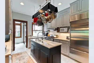 1201 E 56th Street, Chicago, IL 60637 - Photo 11