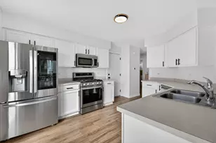 811 Mission Blvd, Joliet, IL 60436 - Photo 9
