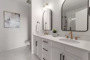 3140 N Sheffield Ave, Chicago, IL 60657 - Photo 9