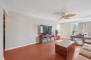 16W614 Third Ave, Bensenville, IL 60106 - Photo 5