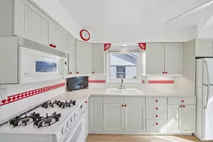 16W614 Third Ave, Bensenville, IL 60106 - Photo 9