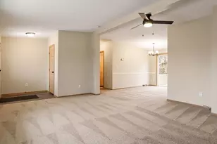 5647 Buttercup Ln, Machesney Park, IL 61115 - Photo 15