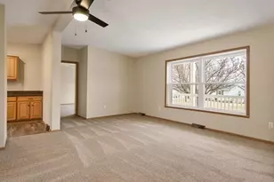 5647 Buttercup Ln, Machesney Park, IL 61115 - Photo 13