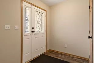 5647 Buttercup Ln, Machesney Park, IL 61115 - Photo 11