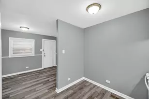 911 E 76th St, Chicago, IL 60619 - Photo 17