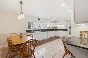 1071 Mt Vernon Ave, Lake Forest, IL 60045 - Photo 9