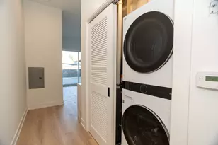 2042 W Irving Park Rd, Chicago, IL 60618 - Photo 11