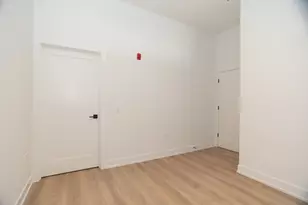 2042 W Irving Park Rd, Chicago, IL 60618 - Photo 9