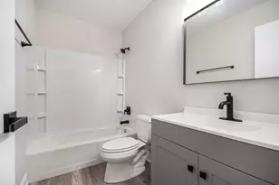 700 Wellington Ave, Elk Grove Village, IL 60007 - Photo 9