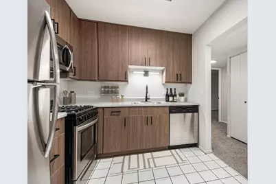 700 Wellington Avenue #207, Elk Grove Village, IL 60007 - Photo 5