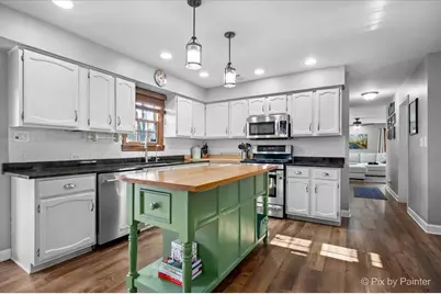 [Address not provided], Saint Charles, IL 60175 - Photo 9